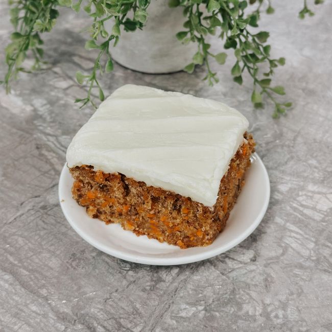 Mrkvový dort s cream cheese polevou